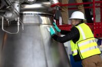 Worker shines up BE-3U engine